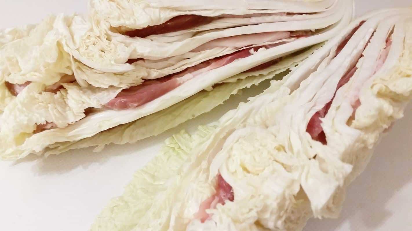Millefoglie Nabe - Passaggio 4: disporre a strati il cavolo e la pancetta