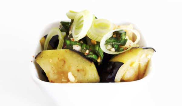 Frittierte Aubergine (Nasu) mit Soja-Knoblauch-Soße