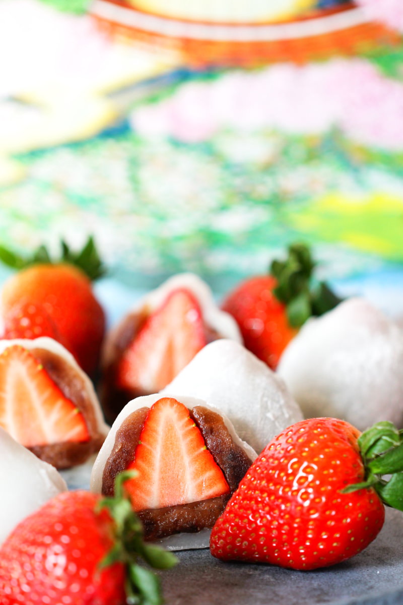 Ichigo Daifuku Mochi mit Erdbeeren Rezeptbild