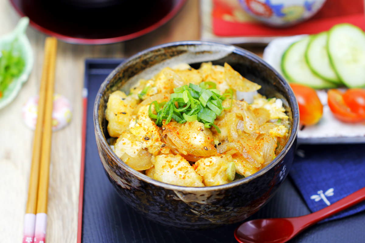Oyakodon Rice Bowl mit Hähnchen & Ei | REZEPT gelingt sicher!