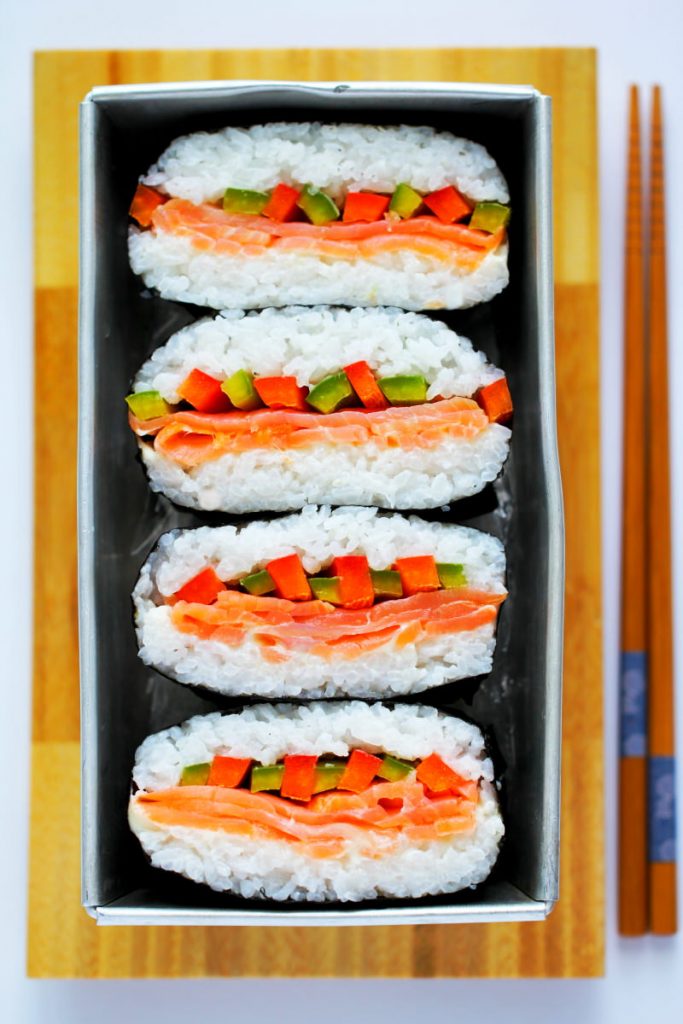 Onigirazu – Sushi Sandwich mit Räucherlachs - 1mal1japan.de