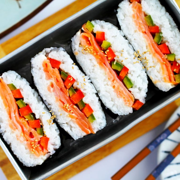 Onigirazu – Sushi Sandwich mit Räucherlachs - 1mal1japan.de