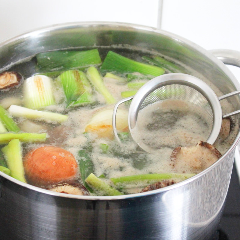 Tonkotsu - Passaggio 6: rimuovere la schiuma