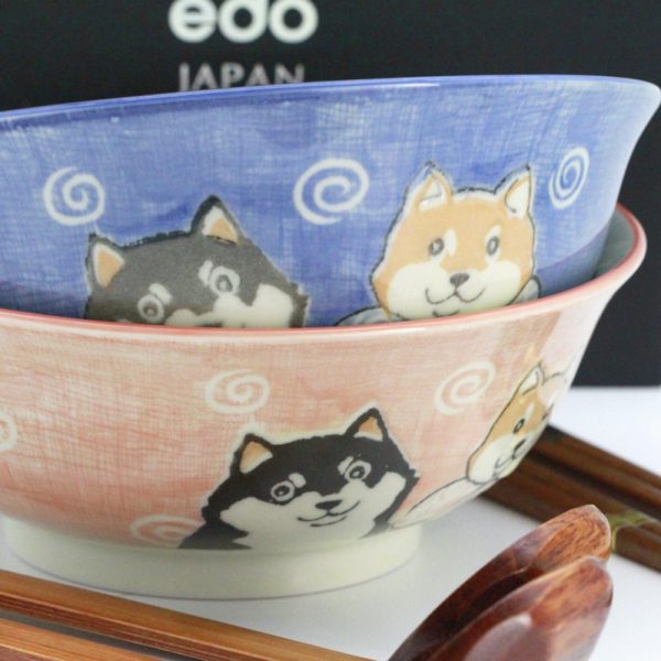 Bunte Keramikschalen mit niedlichen Shiba Inu Motiven, ideal für japanisches Geschirr.